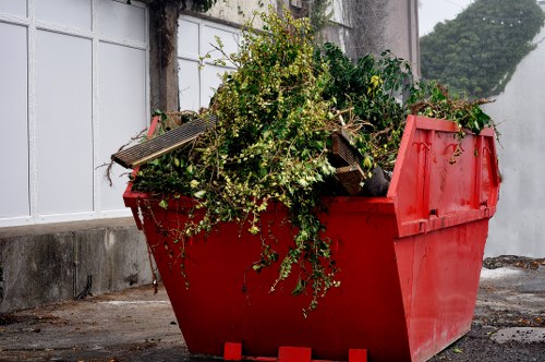 Residential waste collection in Lee